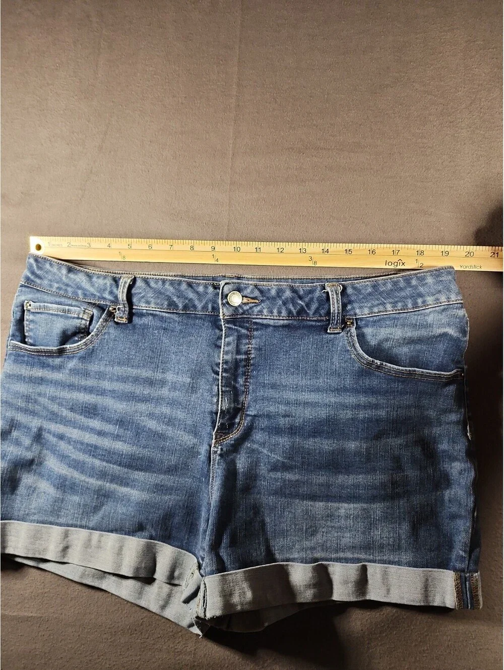 Time and Tru Womens 20 Mid-rise Dark Wash Denim Shorts Summer Casual 0198